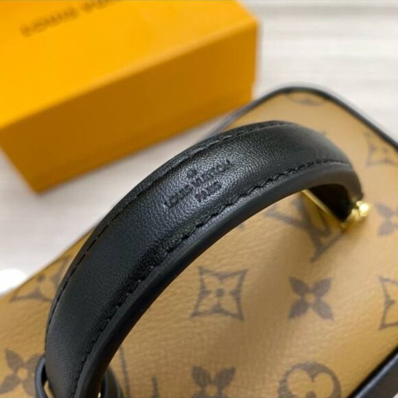 Louis Vuitton Reverse Monogram Vanity - Picture 5 of 16